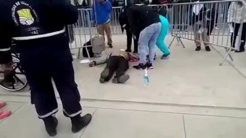 Another Victim Drops Unconscious After Pfizer Vaccine, Nurses Don't Know What To Do! (9th Aug)