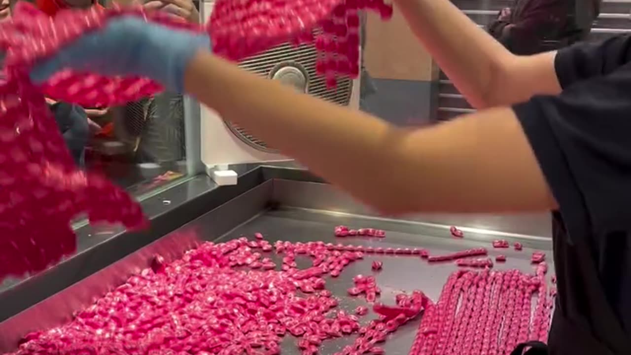 Never seen a more distasteful way of candy making. It should be graceful. candy makeing