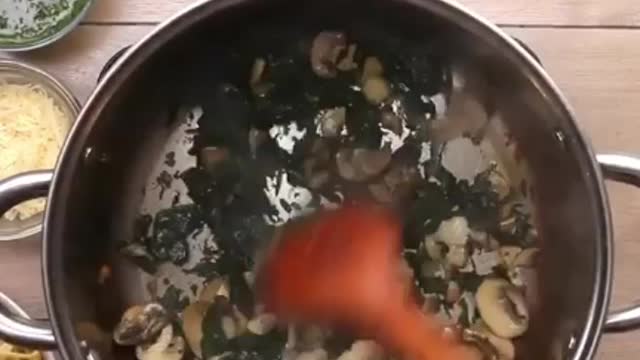 Quick and Easy Recipe Spinach Mushroom Pesto