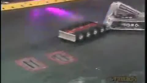 Toro vs New Cruelty BattleBots season 4.0