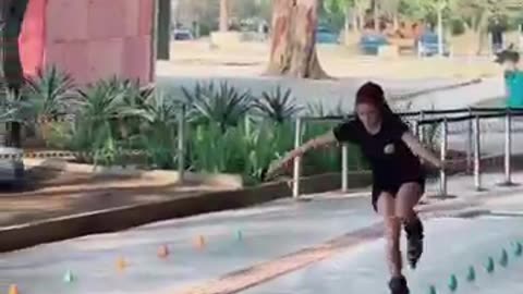 Watch how amazing she did it.. Skating Talent