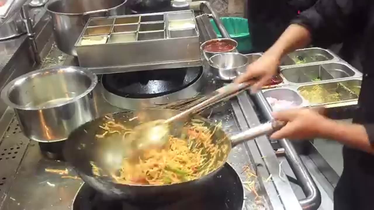 Fastest Chinese food Noodles chef in the world