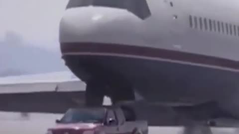 Car saves airplane and passengers