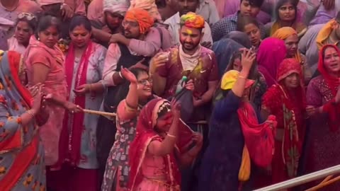 HOLI ❤ IN VEINDAVAN (INDIAN FESTIVAL)