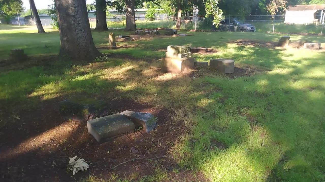 Paris Texas Cemetery between 5th NW and 7th NW