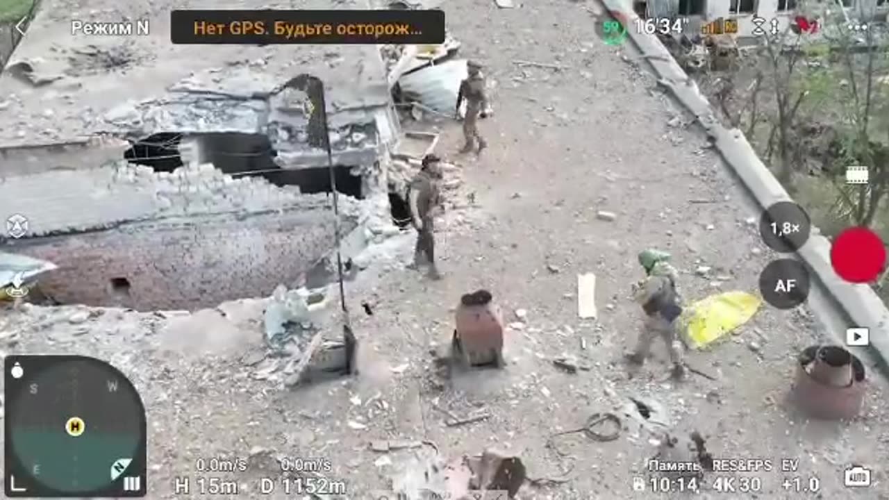 🇷🇺 Video hoisting six flags of PMC "Wagner", as well as the flags of Russia in Bakhmut -2