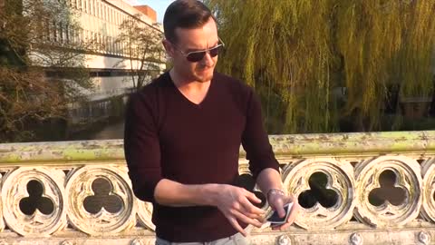Stephen the Magician - Street Magic - Available to Book at