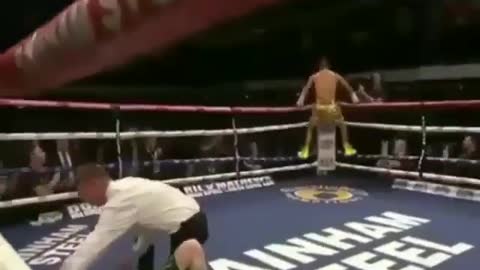 A fighter made a quick hit on his opponent