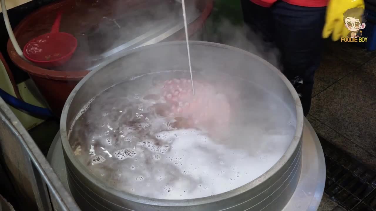 Cooking big octopus