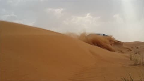 Toyota Land Cruiser and Nissan Patrol VTC dunebashing in UAE