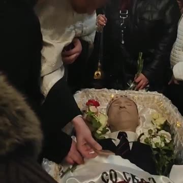 Alexei Navalny is being displayed in state during his memorial ceremony.