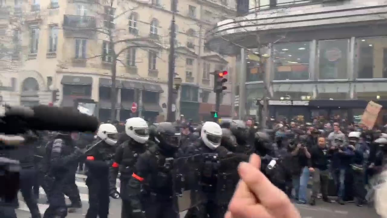 FRANCE: REFORME des RETRAITES MANIFESTATIONS à PARIS. Acte 3