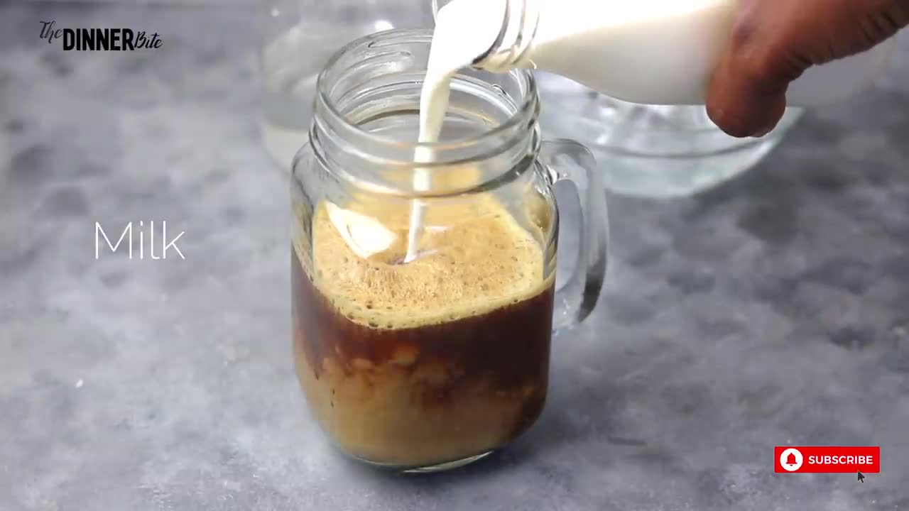 HOW TO MAKE ICED COFFEE (QUICK AND EASY RECIPE)