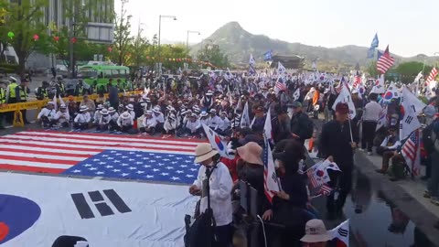 20180502_V3_S02(meIU9uHskQk)5월 전국 모든 태극기 집회부터는 지금까지 외쳐오던 모든구호를 땅에 내려놓고
