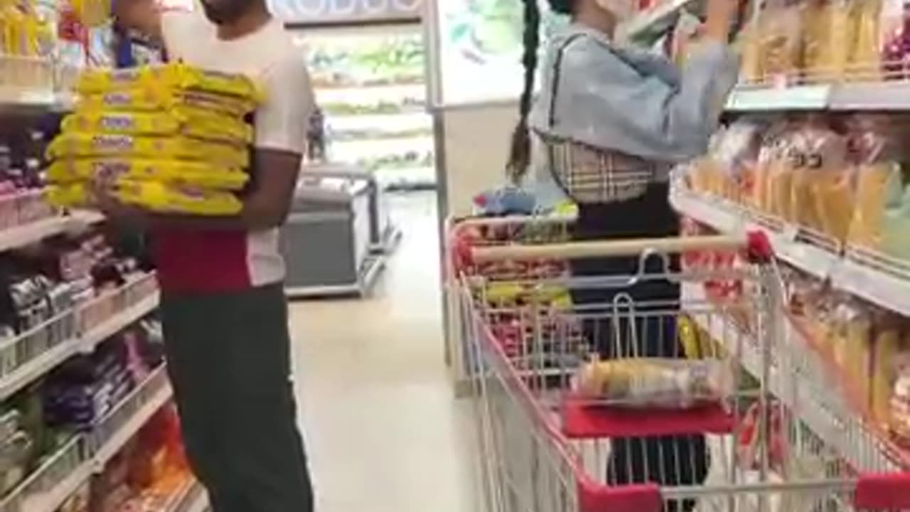 My stuff was stolen میرا سامان ہوا چوری