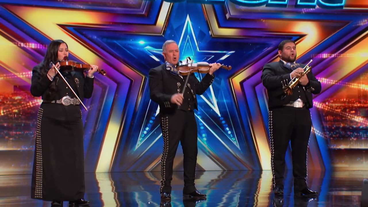 Eduardo Antonio Trevino, de 11 anos, impressiona os jurados! | Audições | AGT 2023