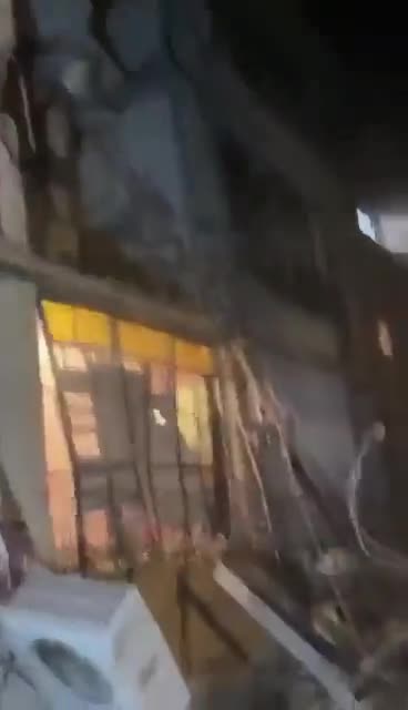 Israeli sources: Injuries as a result of a missile falling in Rishon Lezion near Tel Aviv