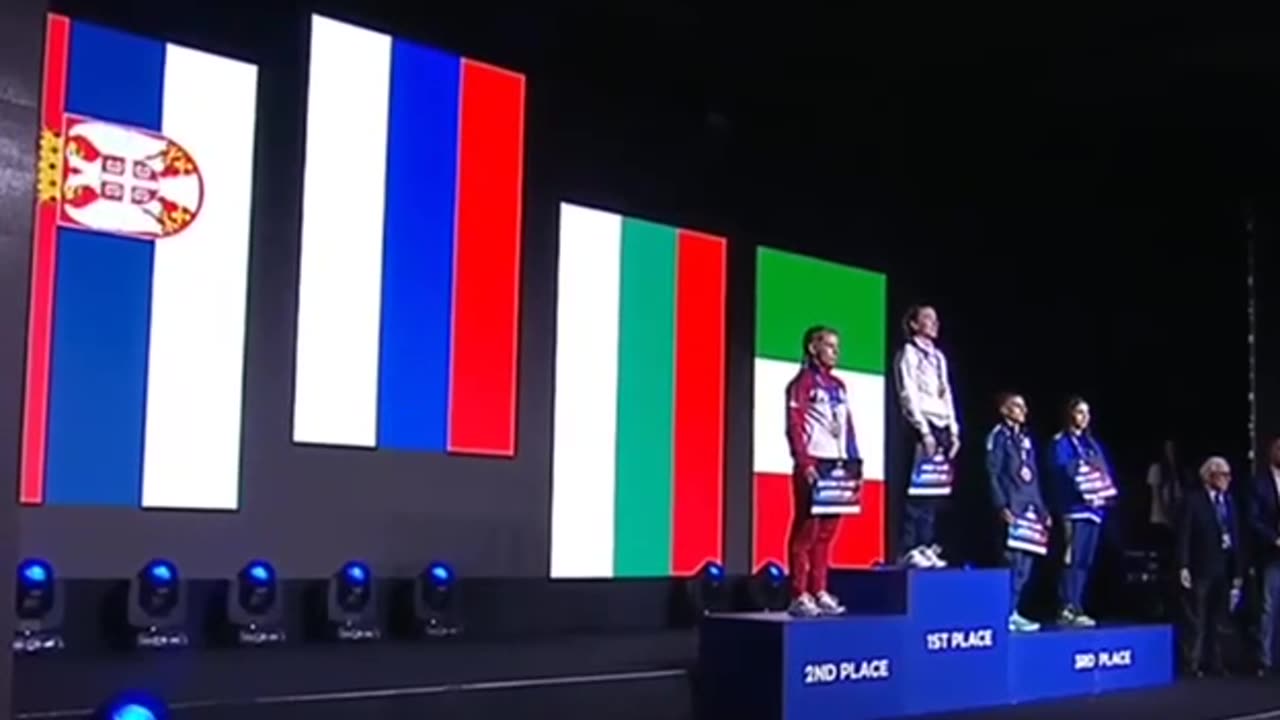 Durante la premiazione dell’atleta russa ai Campionati Europei di box.......