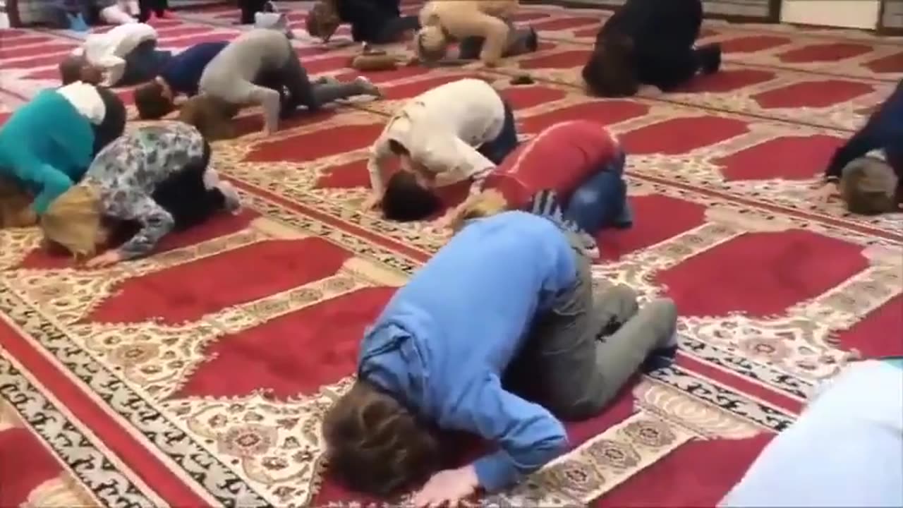 Germany: Kids being indoctrinated into Islam in schools