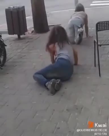 ZOMBIE🧟‍♂️ APOCALYPSE 🙅‍♀️CONTINUES AS THE FULLY VAXXED 💉WANDER