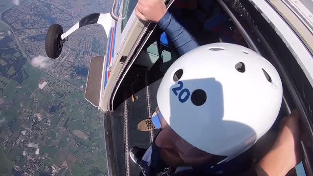 Student Course Jumps - All levels 1 to 7 - Skydive Teuge 1