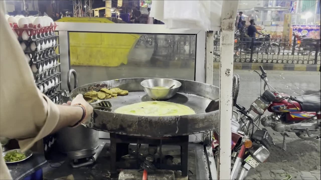 Street food with buddies at my favourite spot #food #lahore #streetfood #shorts #fun