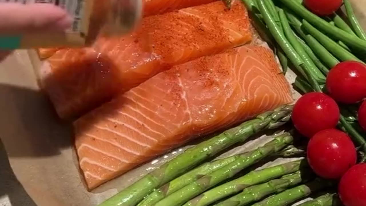 Quick & Delicious Salmon Bake in Under 15 Minutes! | Easy & Healthy Dinner for 4