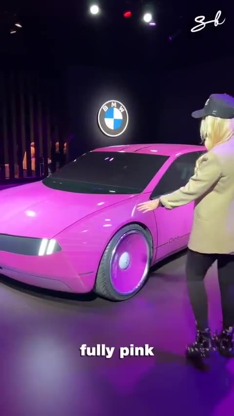 World first color changing car