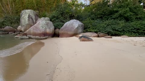 15/19 - Praia do Fayet: O destino perfeito para relaxar em Governador Celso Ramos