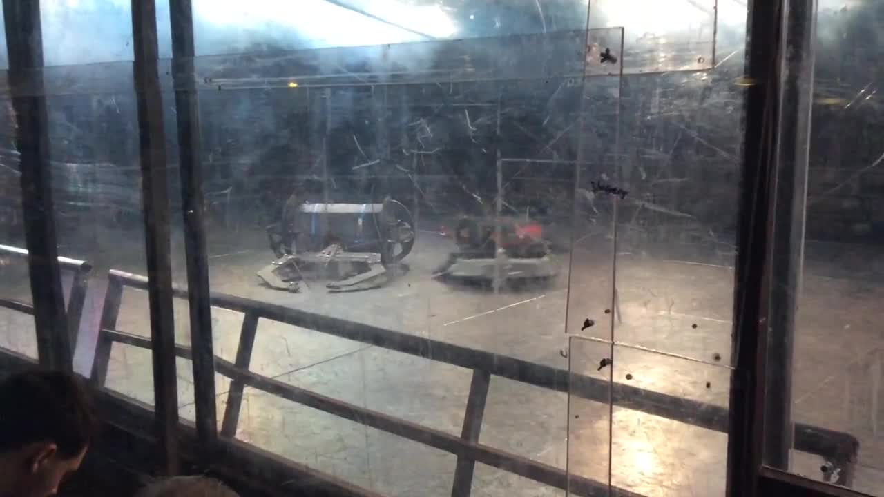 Extreme Robots Guildford 2018: Suspension Vs Capers! Vs ScrappaChuckka