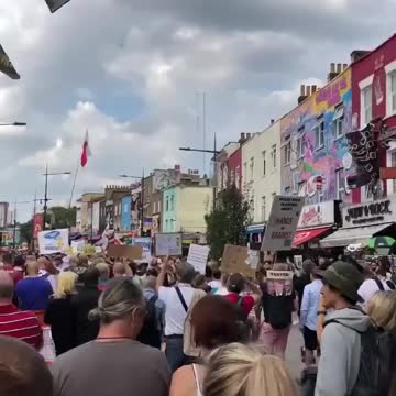 Thousands rally in London against govt plans to give children