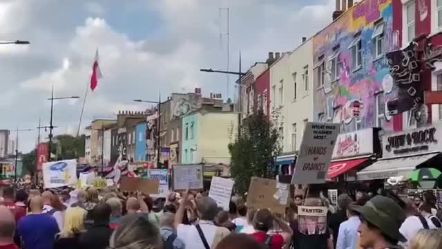 Thousands rally in London against govt plans to give children