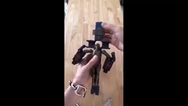 Έκαναν τον Χριστό Transformer ! Ο Ιησούς που μετατρέπεται σε ρομπότ στο ύφος των Transformers..