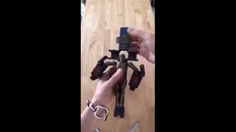 Έκαναν τον Χριστό Transformer ! Ο Ιησούς που μετατρέπεται σε ρομπότ στο ύφος των Transformers..