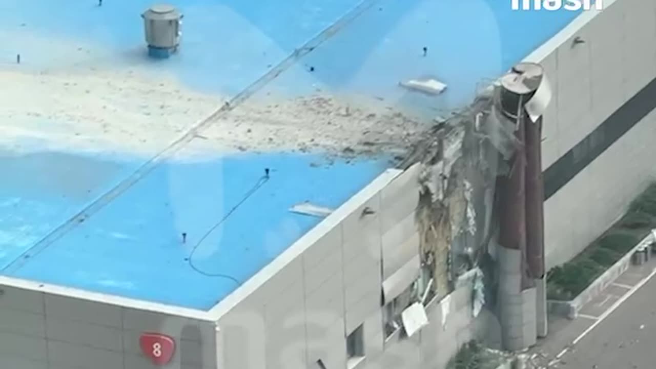 Footage of the fall of a Ukrainian drone near Krasnopresnenskaya
