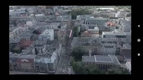 Thousands join anti-vaccine “freedom march” in Polish city