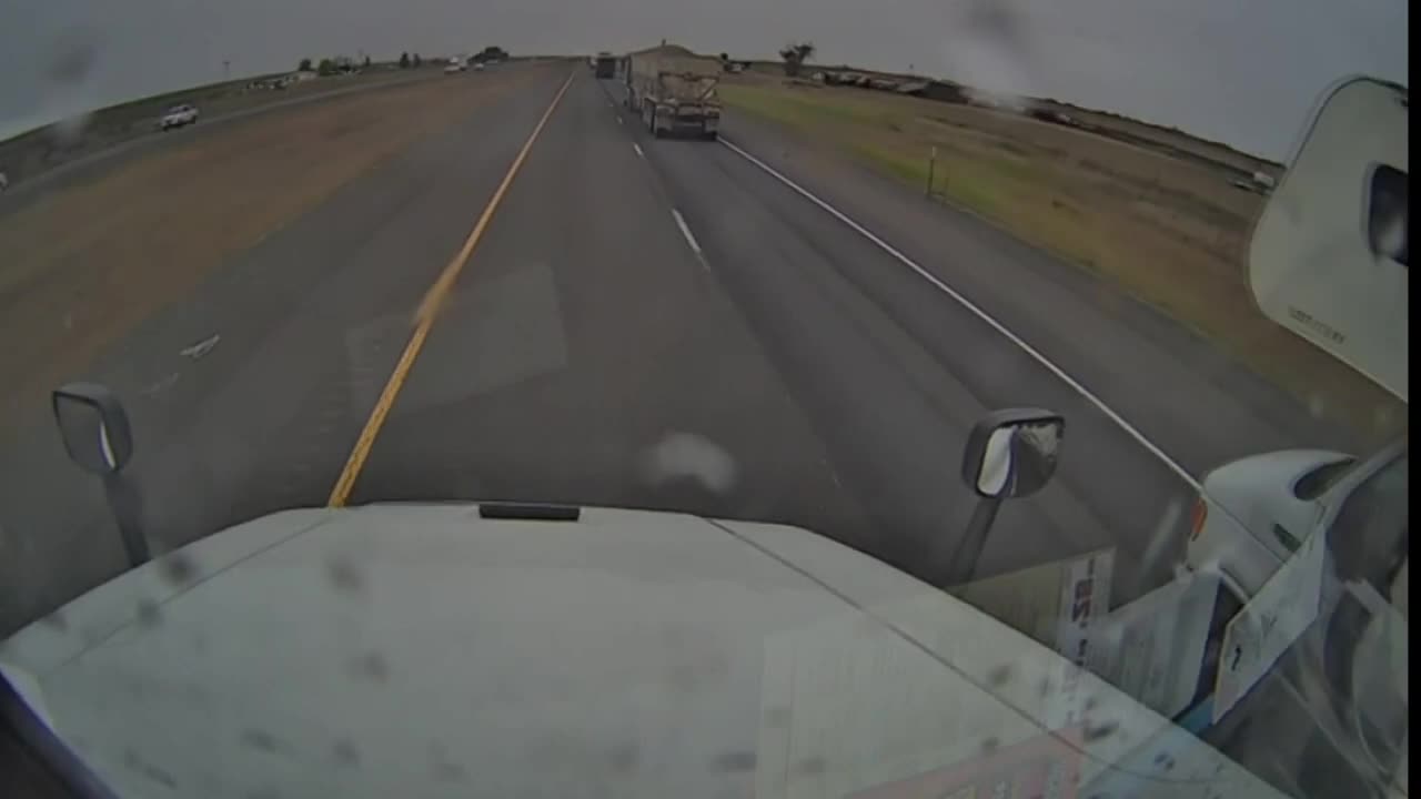 RV cuts off semi then crashes