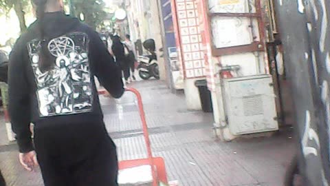 Ο ΠΟΝΗΡΟΣ ΚΑΝΕΙ ΠΑΡΕΛΑΣΗ ΣΤΟΥΣ ΔΡΟΜΟΥΣ - ΚΑΙ ΟΙ ΥΠΟΤΙΘΕΜΕΝΟΙ ΑΝΤΙΣΤΑΣΙΑΚΟΙ ΝΟΜΙΖΟΥΝ ΟΤΙ ΚΑΝΟΥΝ ΚΑΤΙ