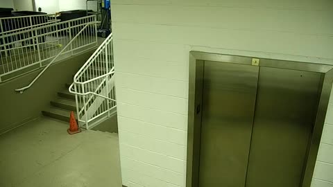 7110CVCULElevator#3Lobby_2021-01-06_17h20min01s593ms.mp4