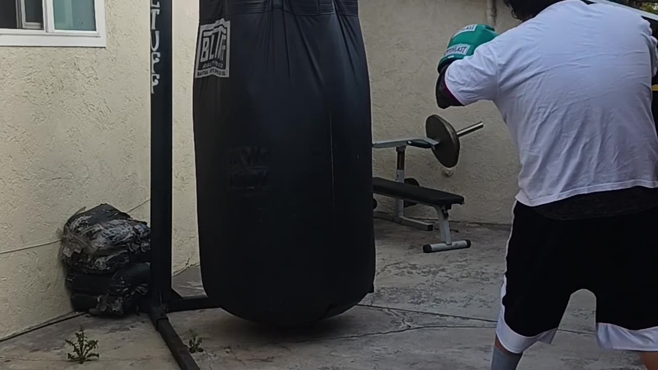 500 Pound Punching bag Workout Part 55. Boxing Warmup!