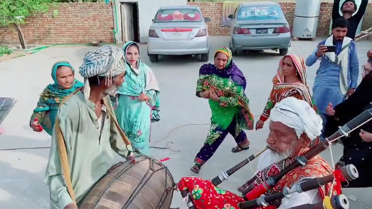 Saraiki jhumar culture dance dhool been