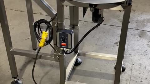 Inline Filling Systems Rotary Unscrambler Feed-Load Table