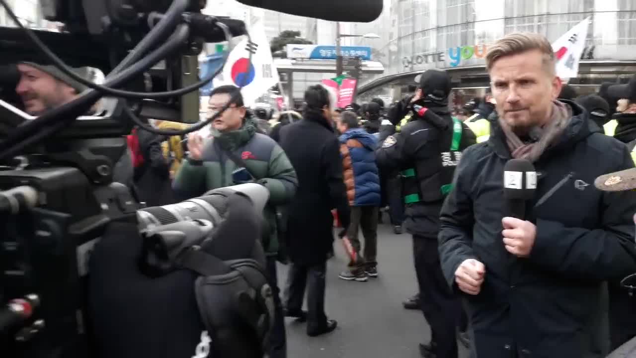 korea freedom fighter!!! 2018년 2월 10일2. 태극기 결사투쟁 performance 와 현장을 취재 하는 외국방송사 ..