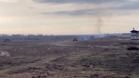 Polish PT-91 Twardy tanks on Ukrainian roads.