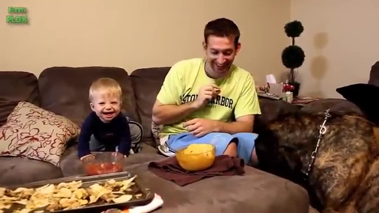 Funny _baby and play to dog 🐕🐕🐕🐕🐕🐕