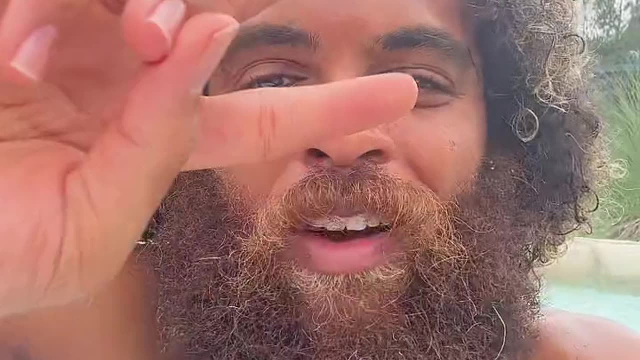 Resort Spa Live Chat with Rock Mercury