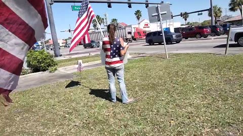 Valentine's day flag wave! Honk if you ❤️ America! 🇺🇸❤️🇺🇸