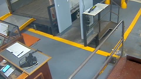 3205LHOBBACStLoadingDock_2021-01-06_07h39min50s397ms.mp4