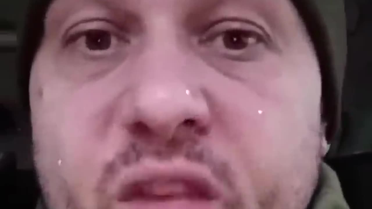 ЦИВІЛЬНИЙ НЕ МОЖЕ БУТИ УХИЛЯНТОМ .