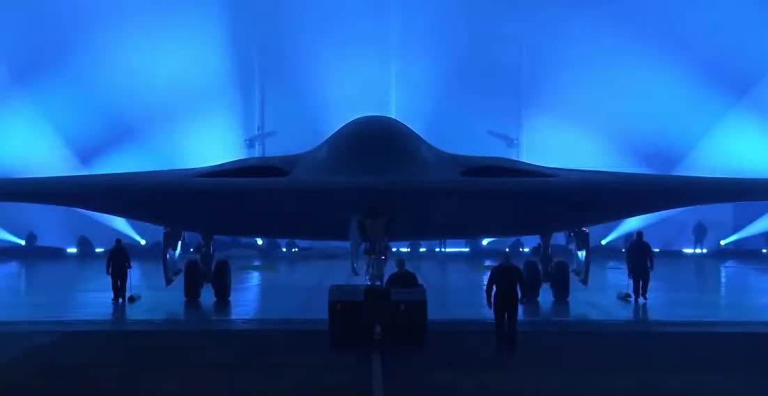 U.S. Air Force: B-21 Raider intercontinental strategic bomber produced by Northrop Grumman